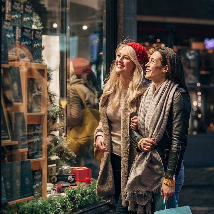 7 Great Reasons to Shop Local This Christmas